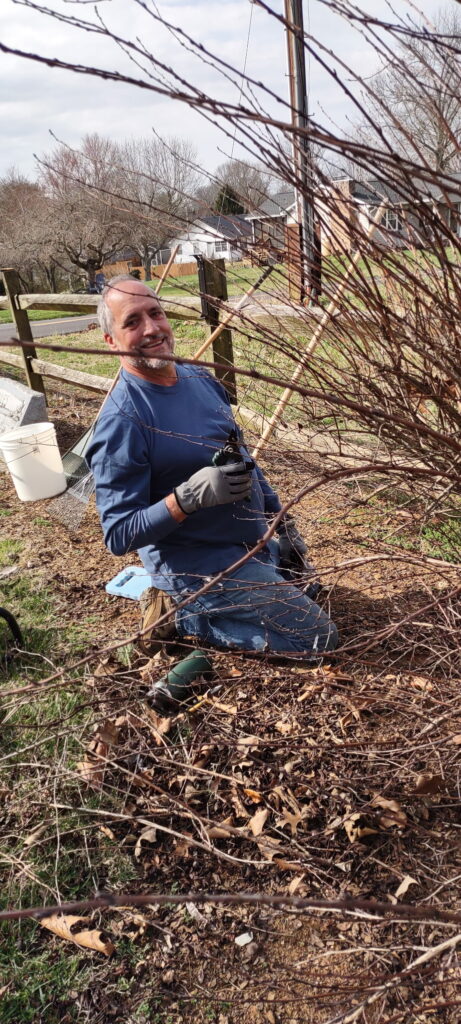 Volunteer at New Hope Cemetery